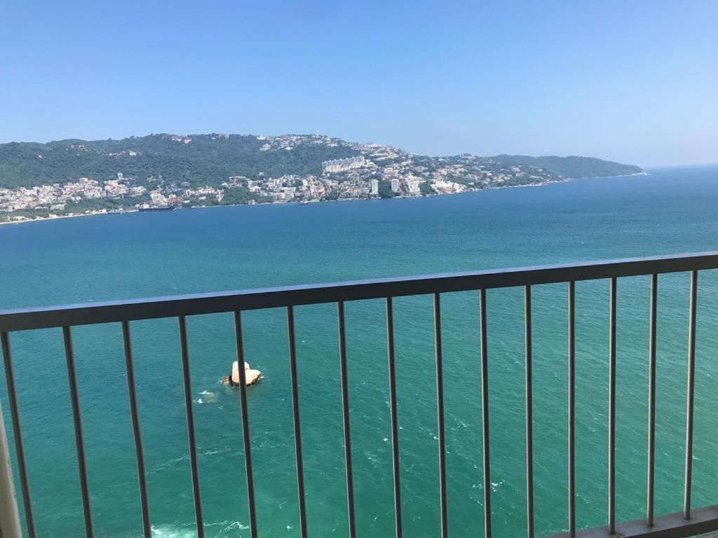 Suite Frente Al Mar En Torres Gemelas Acapulco Bagian luar foto